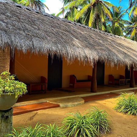 Roshanne Beach Resort Kalpitiya Esterno foto