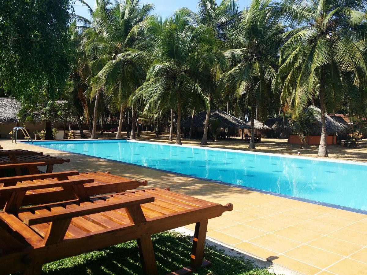 Roshanne Beach Resort Kalpitiya Esterno foto