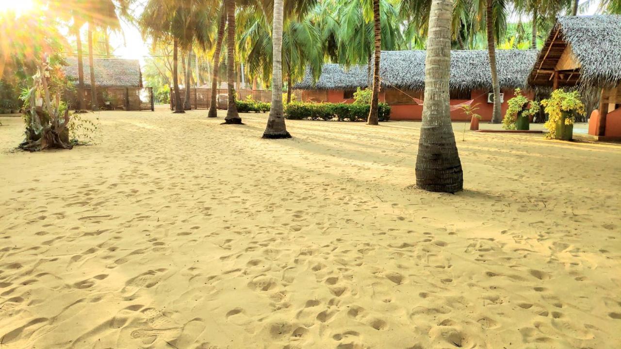 Roshanne Beach Resort Kalpitiya Esterno foto