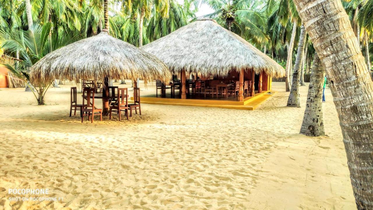 Roshanne Beach Resort Kalpitiya Esterno foto