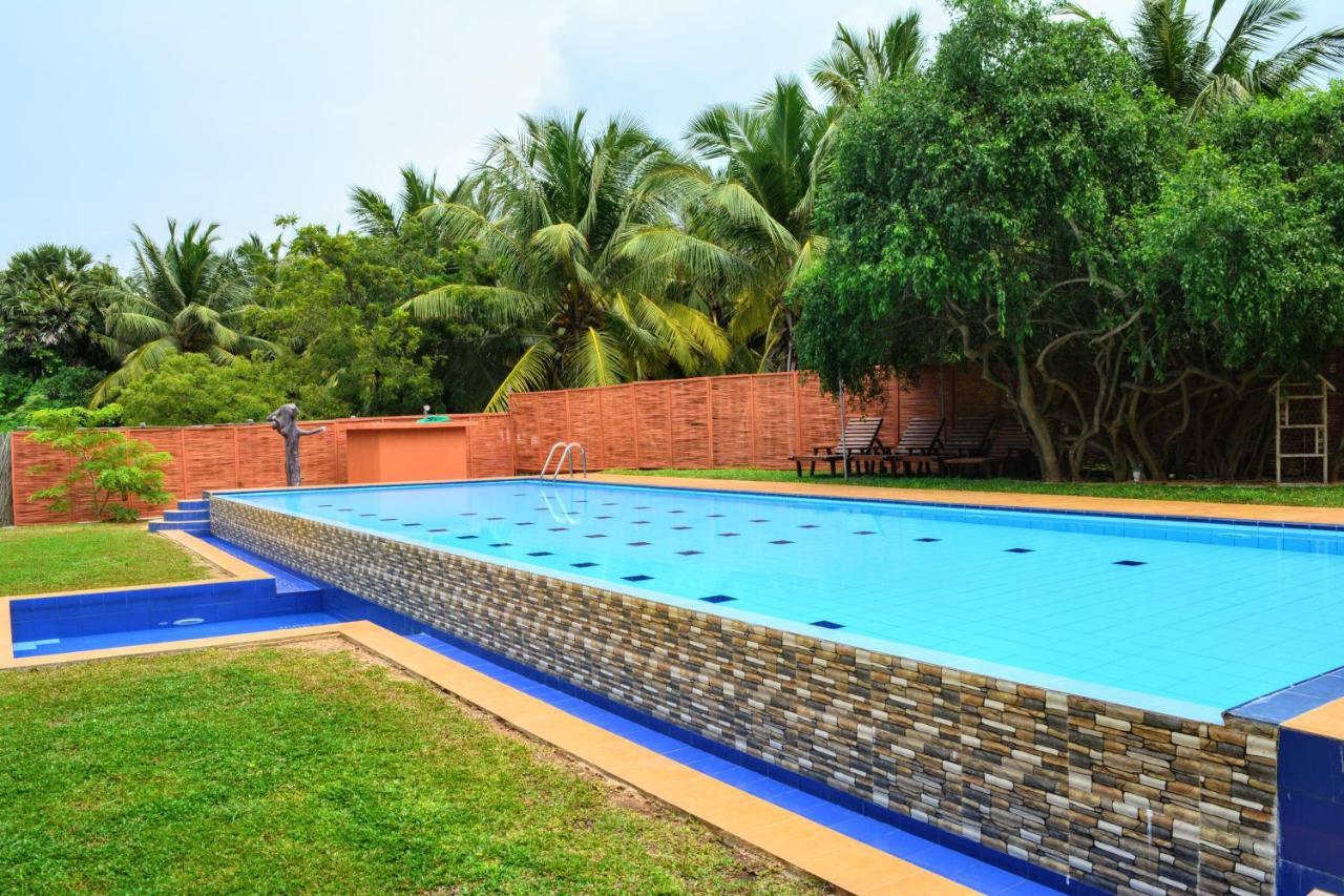 Roshanne Beach Resort Kalpitiya Esterno foto