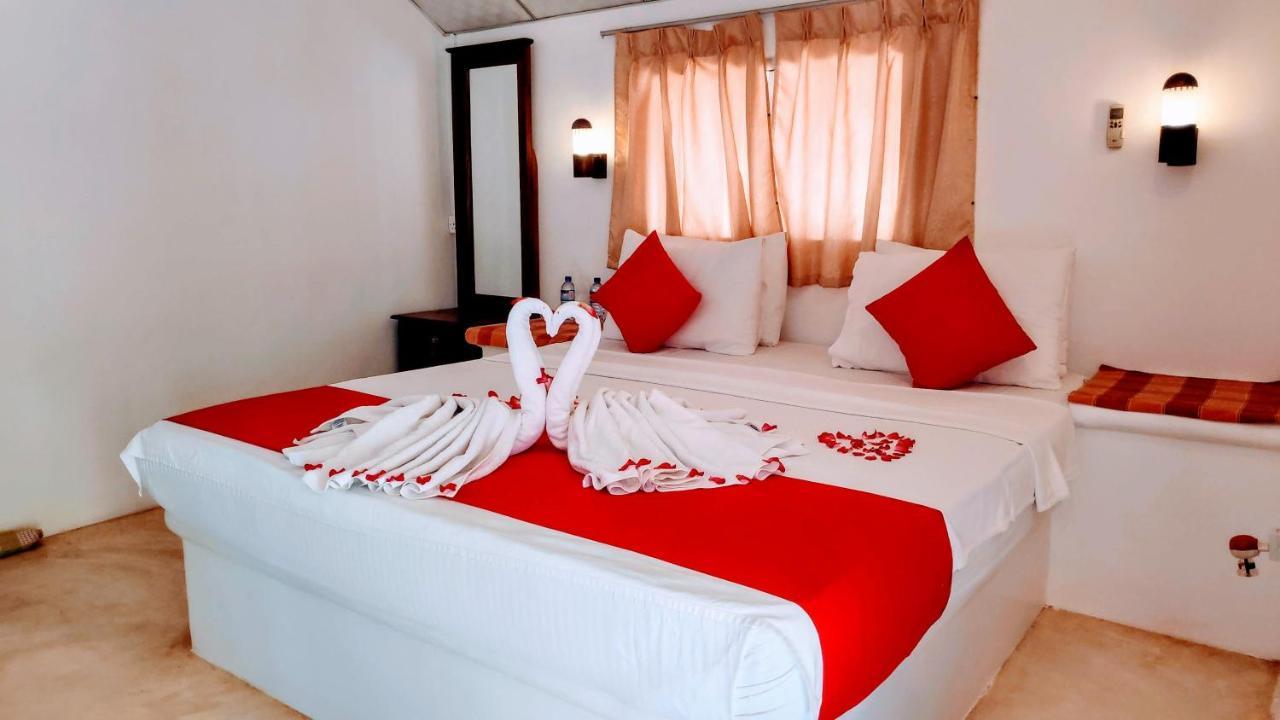 Roshanne Beach Resort Kalpitiya Esterno foto