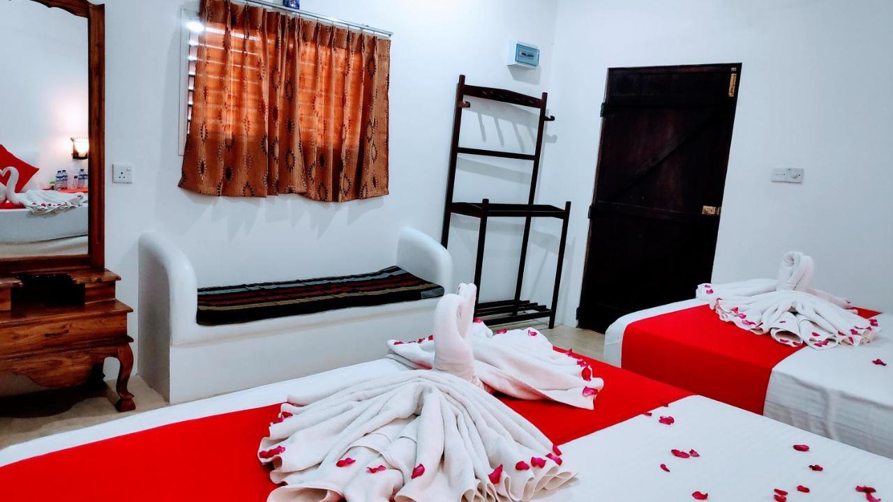 Roshanne Beach Resort Kalpitiya Esterno foto