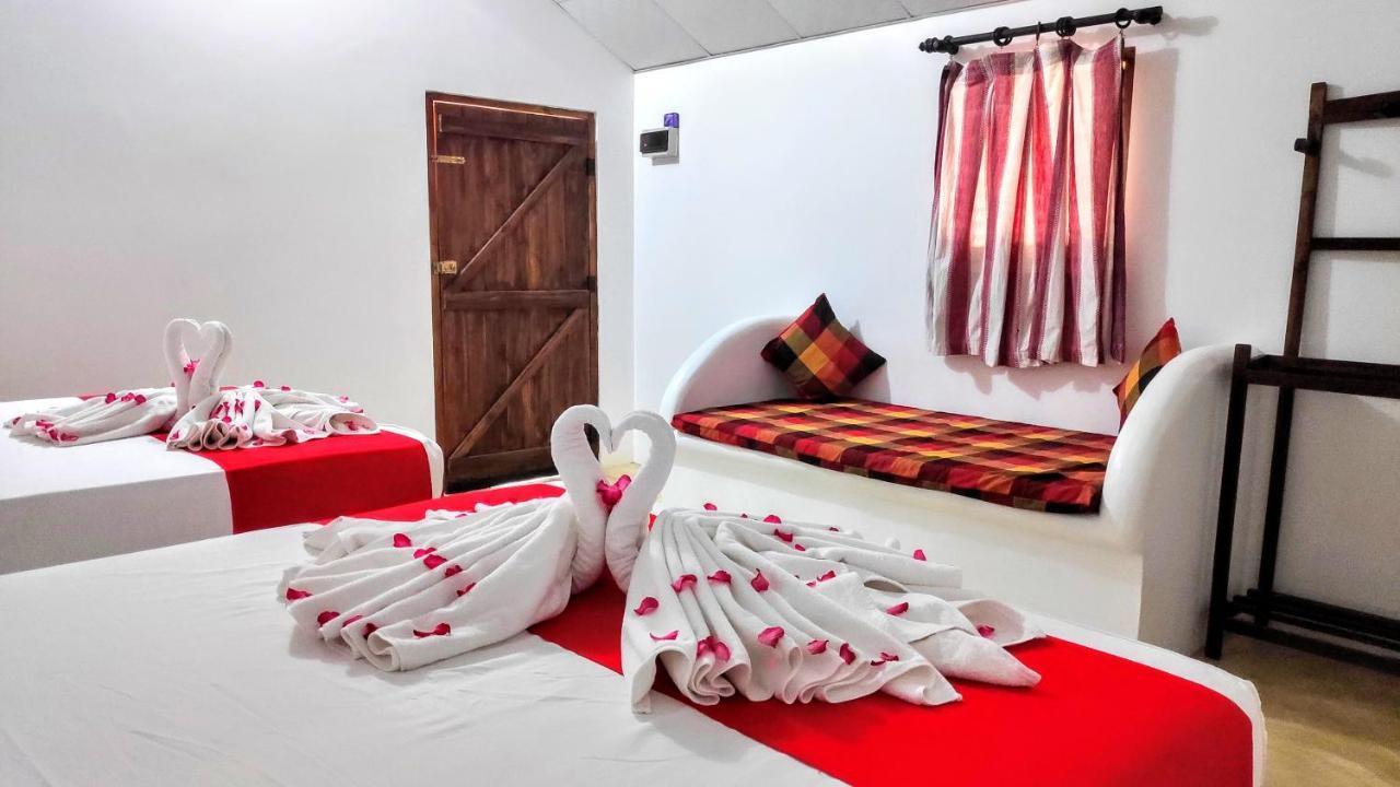Roshanne Beach Resort Kalpitiya Esterno foto